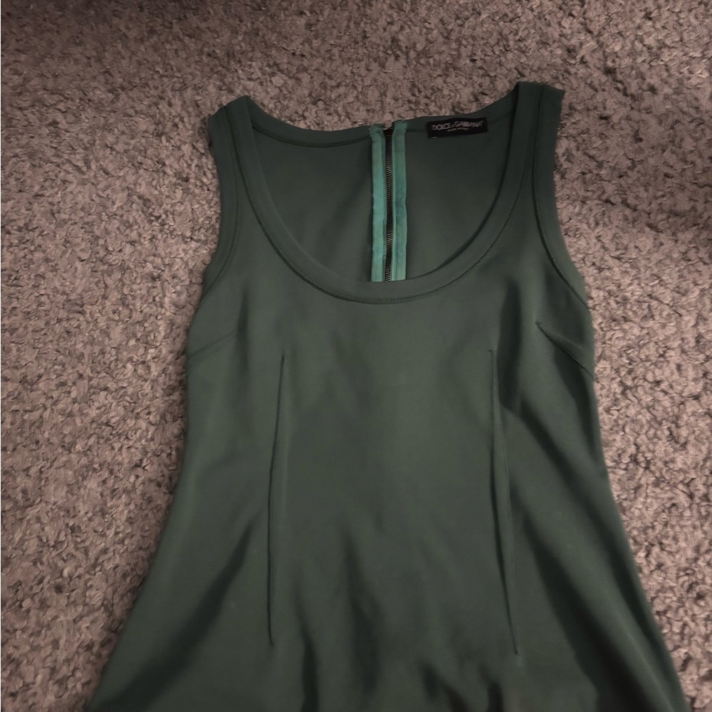 Dolce Gabana Green Sleeveless Top
Pre own in excellent condition
EU 42 - US 10
